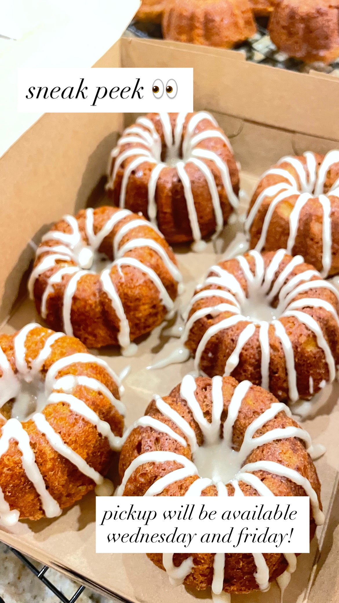 mini pumpkin bundt cakes